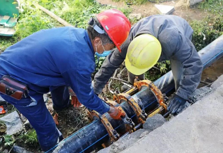 農村供水工程管材采用應符合哪些標準？
